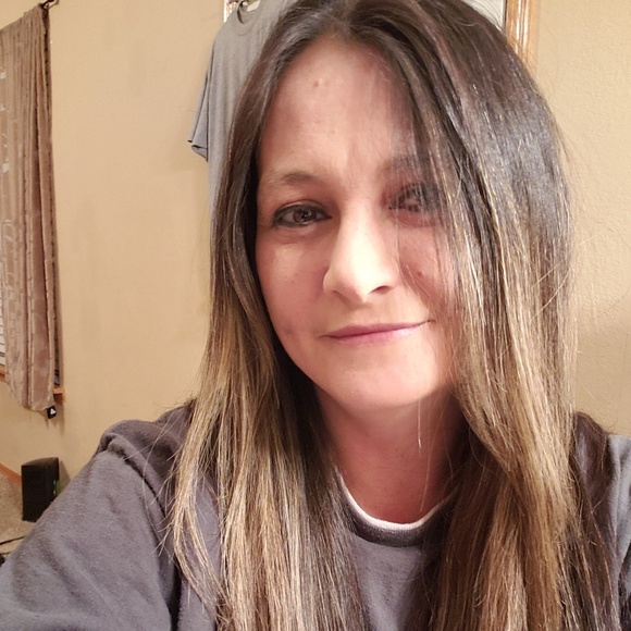 Hello All. I'm Chelle - Picture 4 of 5